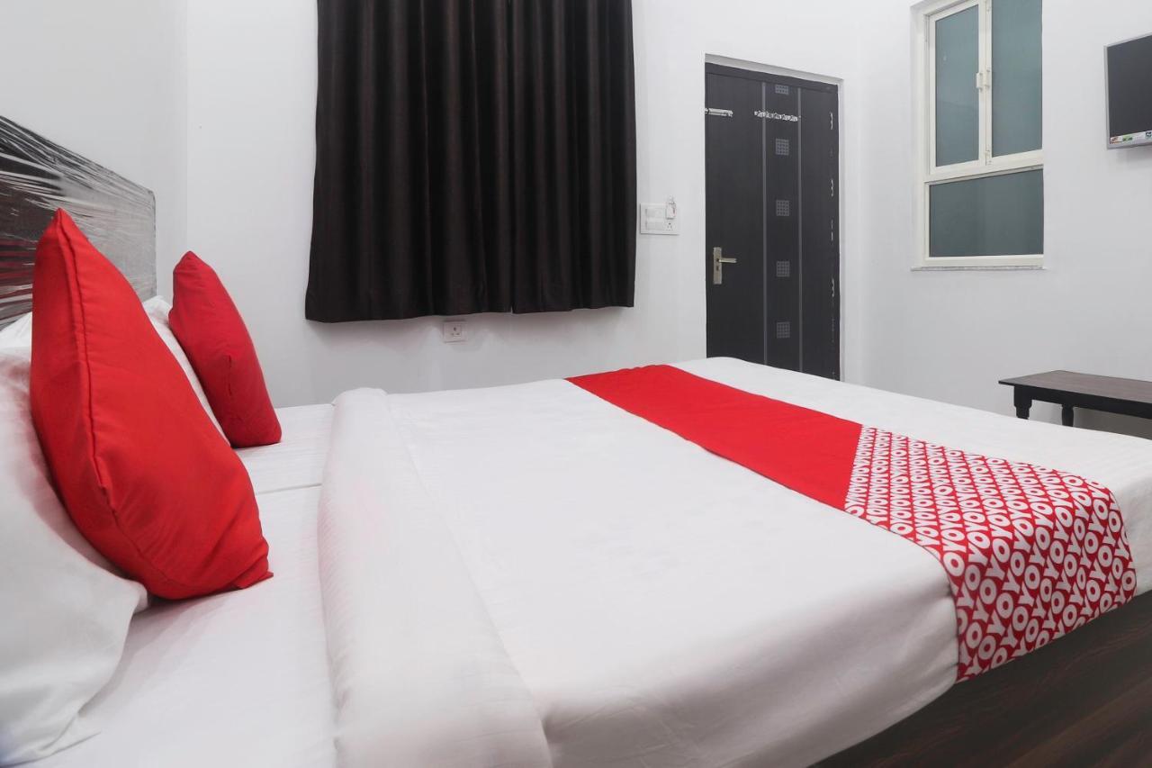 Oyo 67215 Shri Hit Radha Bhawan Hotel Vrindavan Phòng bức ảnh